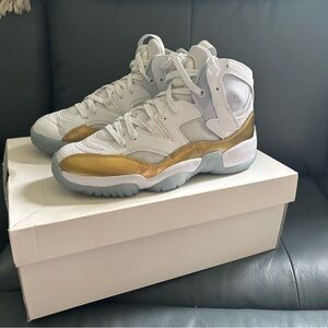 Jordan Athletic Shoes - White and Gold